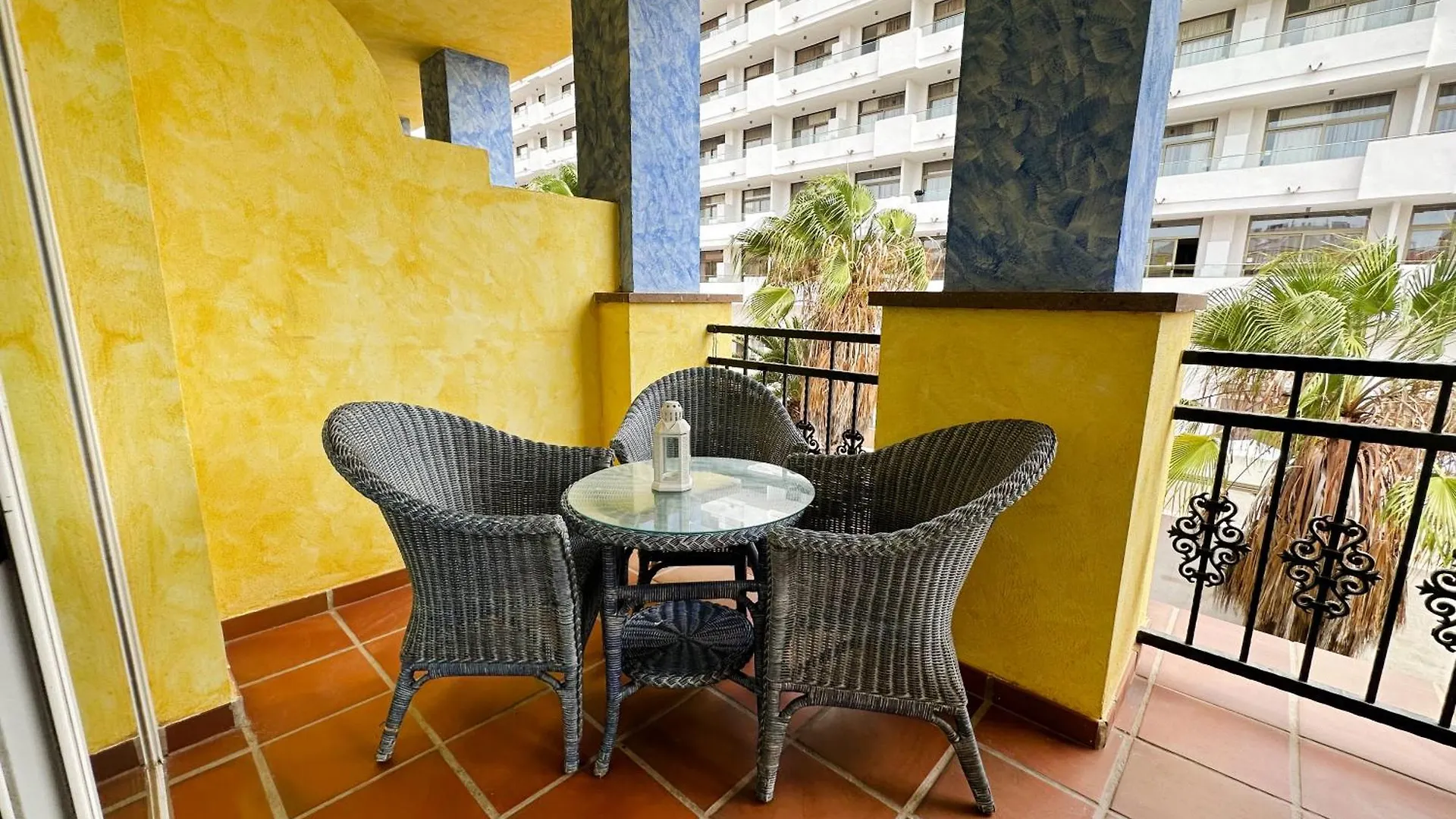 Arcade Apartments 플라야데라스아메리카스 0*,