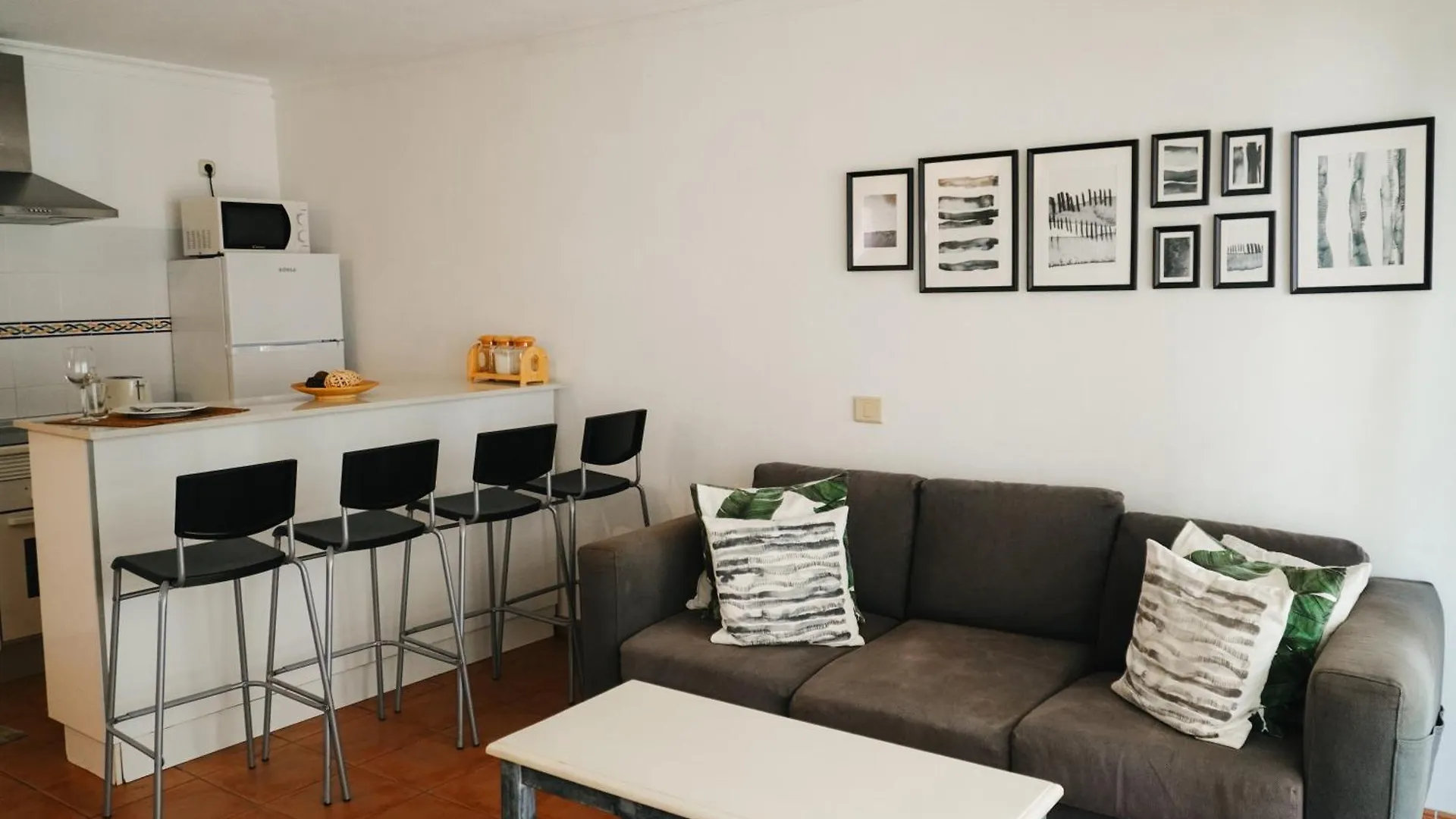 Arcade Apartments 플라야데라스아메리카스 0*,