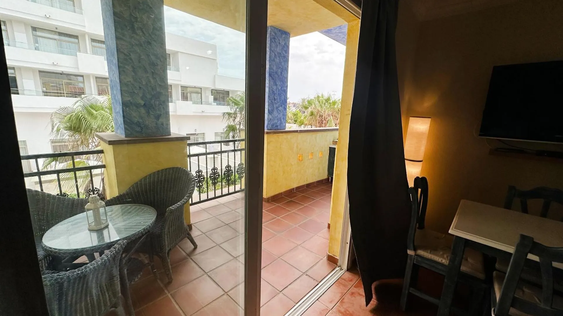 Arcade Apartments Playa de las Américas Tatil Evi