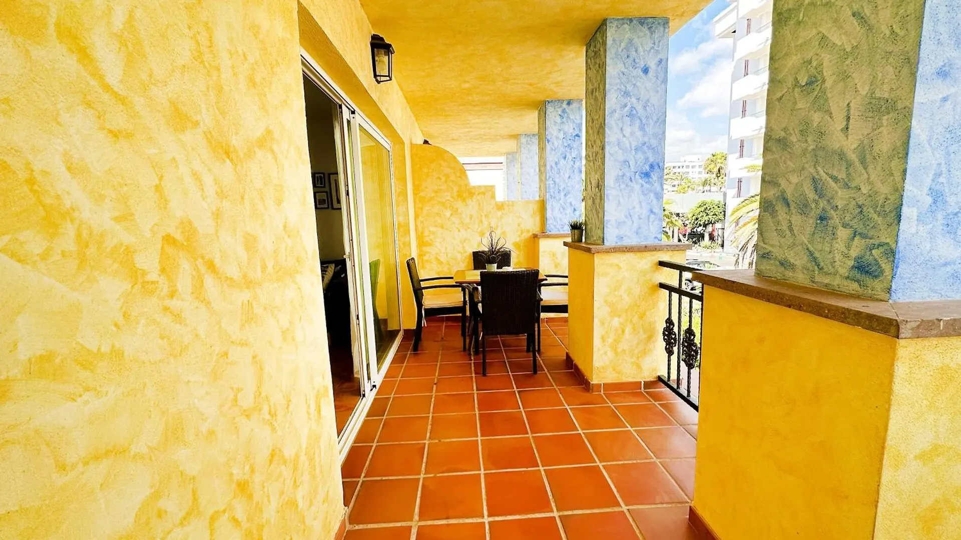 Arcade Apartments Playa de las Américas Tatil Evi